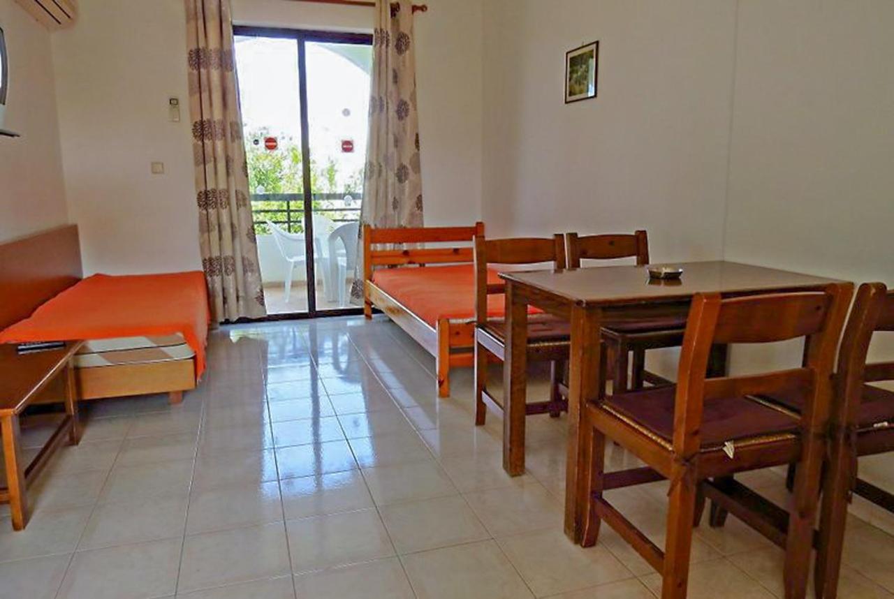 Debbi Appartments And Hotel Ialysos  Buitenkant foto